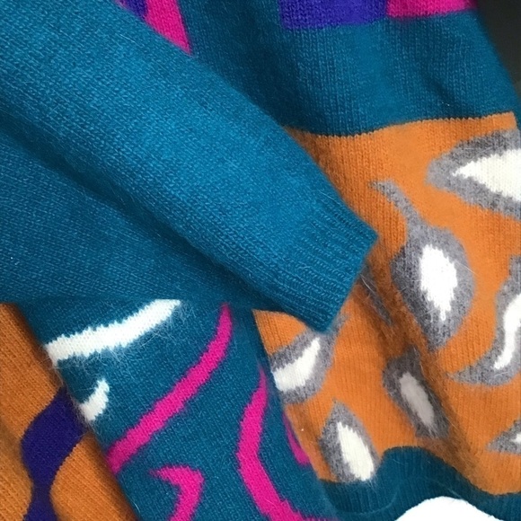 Vintage Richard & Company Lambswool/Angora Rabbit Hair Blend Turtleneck Sweater. - Picture 5 of 10